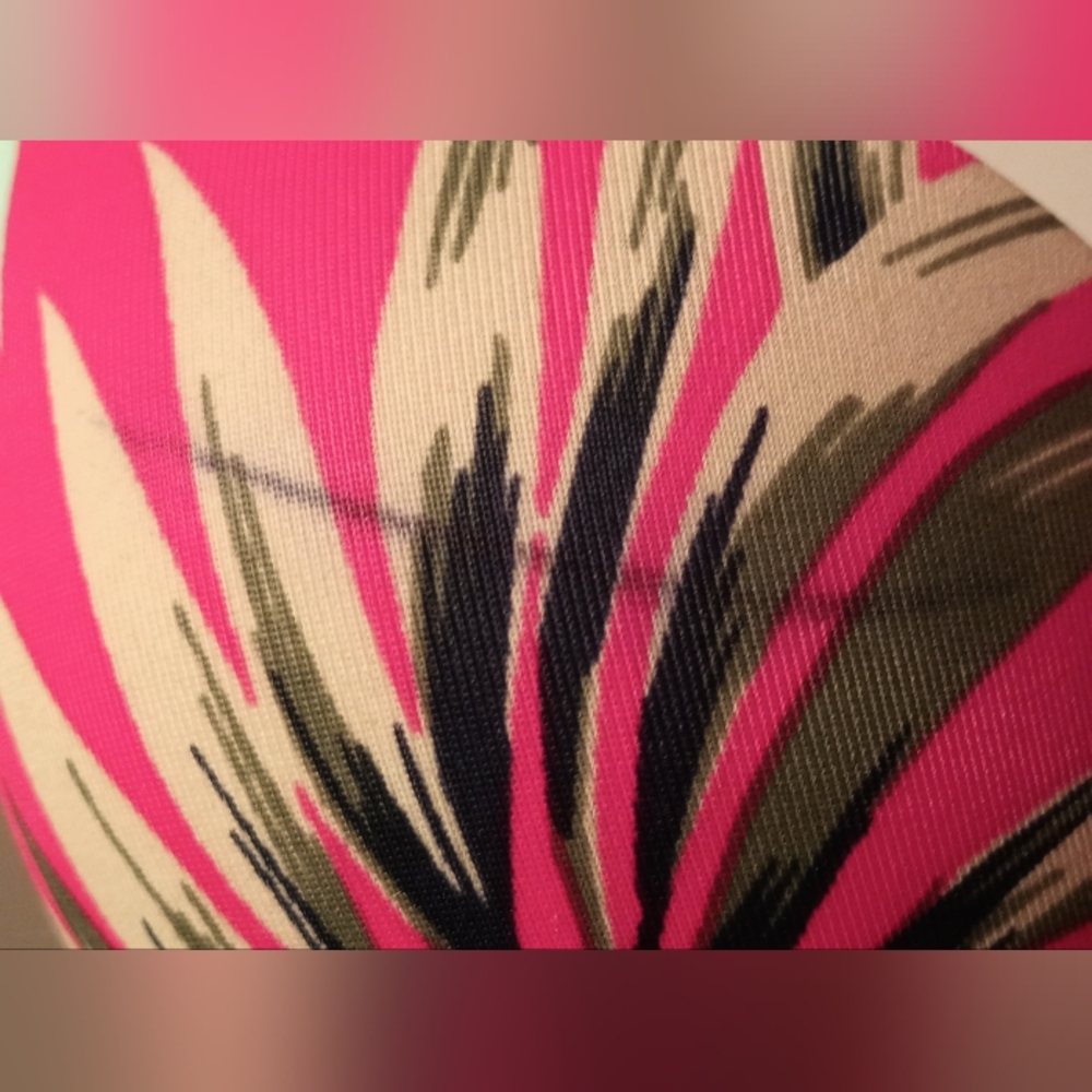 PINK Victoria's Secret Lightly Lined Bra + FREE GIFT - Picture 8 of 8